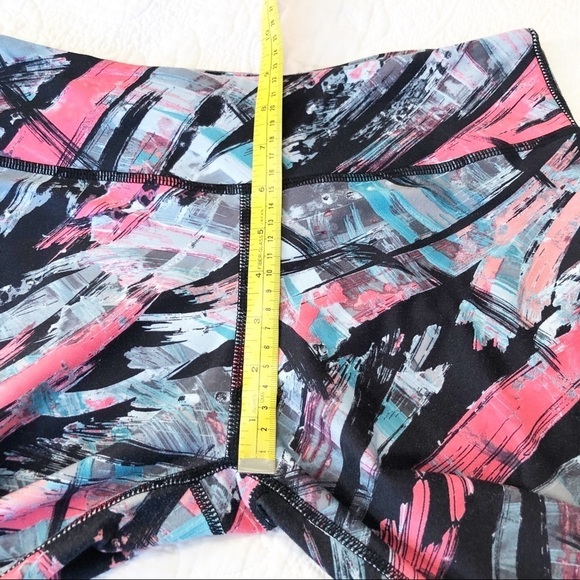 Fabletics Crop Brushstroke Print Legging - Small - Picture 4 of 10